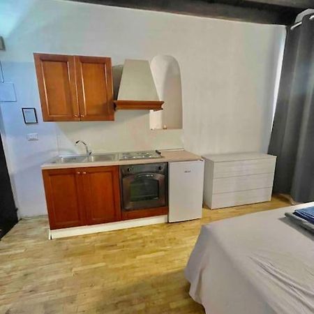 Apartmán Low-Cost Teatro Romano Verona Exteriér fotografie